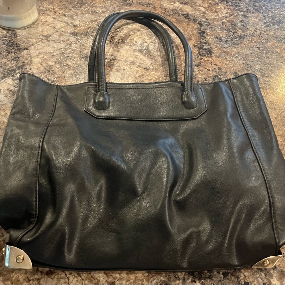 Forever 21 Black Tote Bag with Structured Design and Smooth Finish